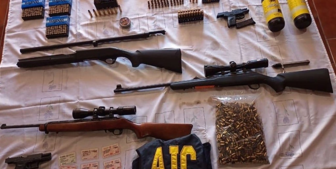 Hallan un arsenal de armas en una vivienda de Granadero Baigorria