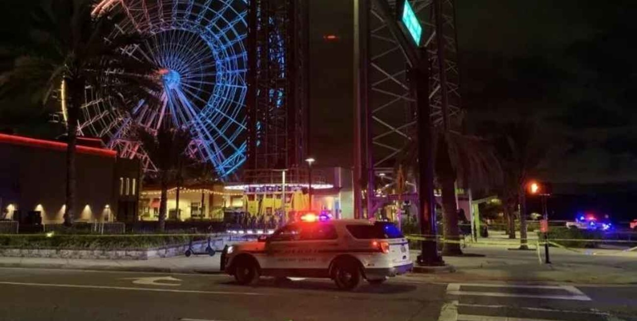 Murió un adolescente tras caer de 131 metros de alto en un parque de Orlando