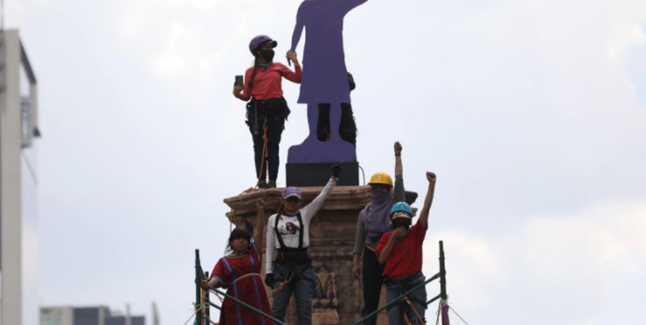 Un nuevo estudio detalla la falta de equidad para las mujeres menores de 30 años de Latinoamérica