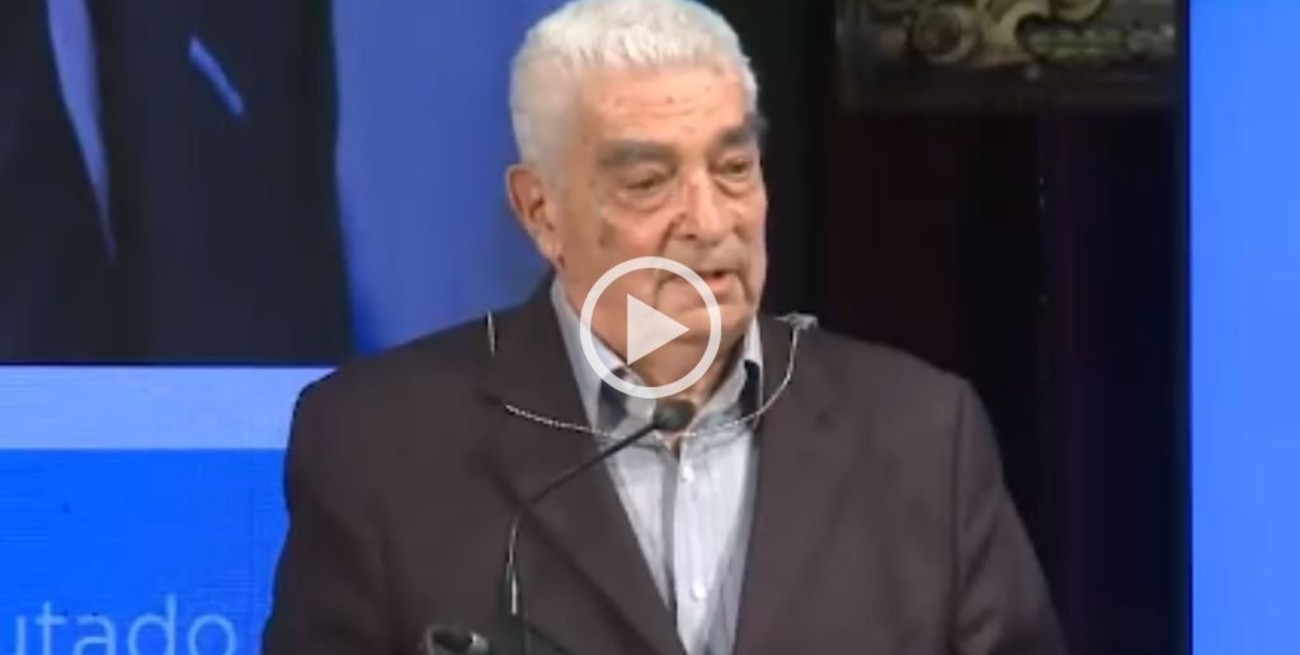 Diputados reconoció a Hipólito Solari Yrigoyen con la mención de honor "Juan B. Alberdi"