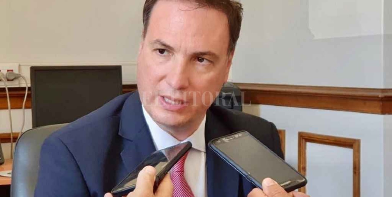 Polémica por el pedido de "memoria completa" de un senador santafesino