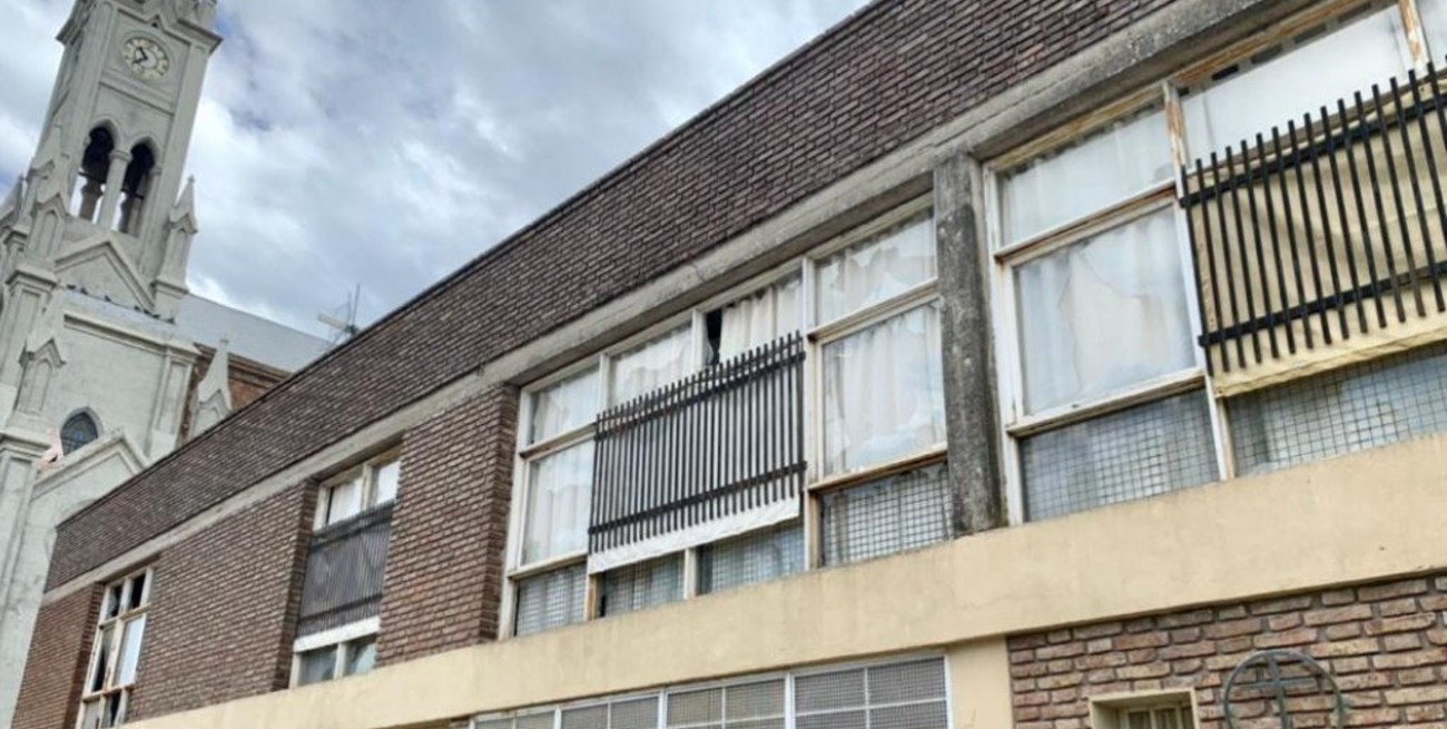 Roldán: pese a los daños por el granizo, comienzan las clases en el Juan Pablo II