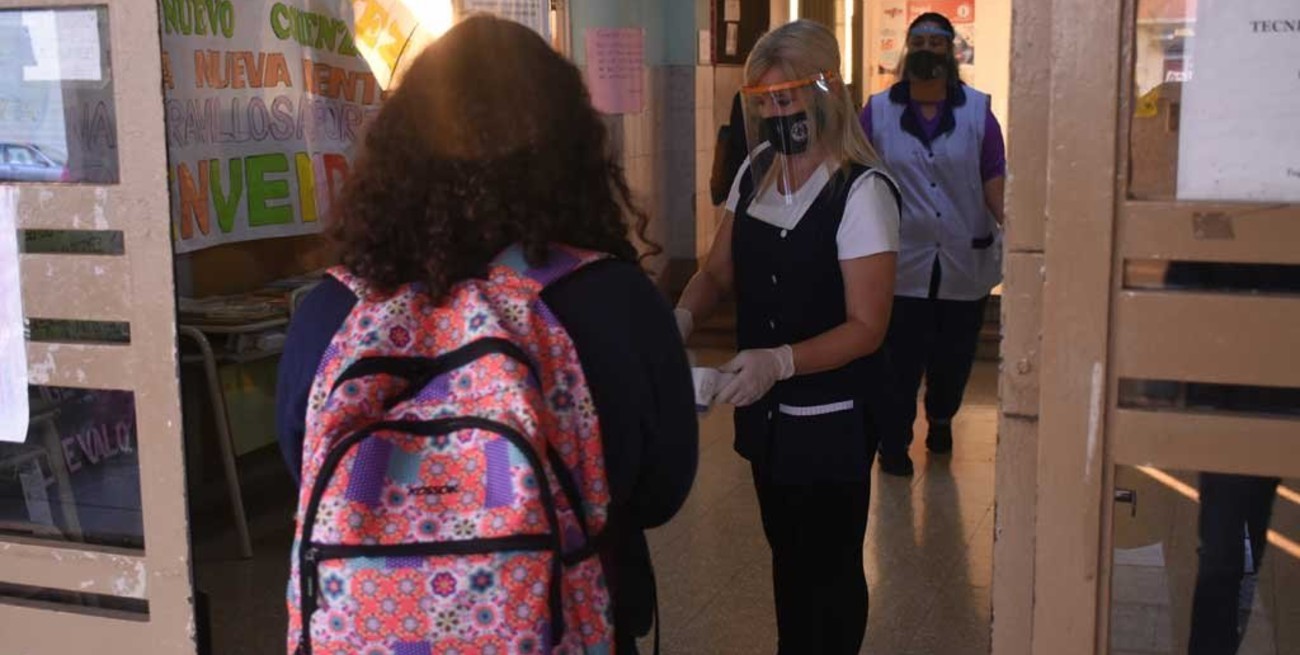 Docentes de Santa Fe ante una oferta salarial  "con 5 puntos" sobre la anterior