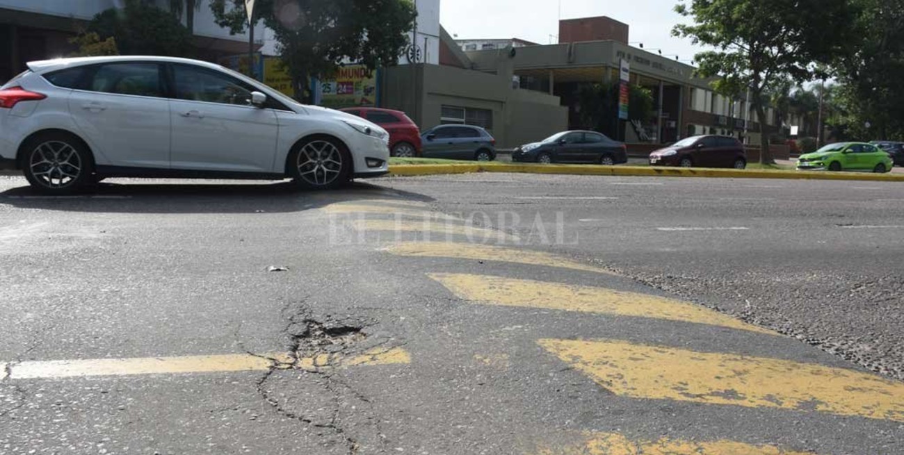 Semáforos para peatones  cerca de la UTN y una app  "urbana": la movilidad retornó al Concejo