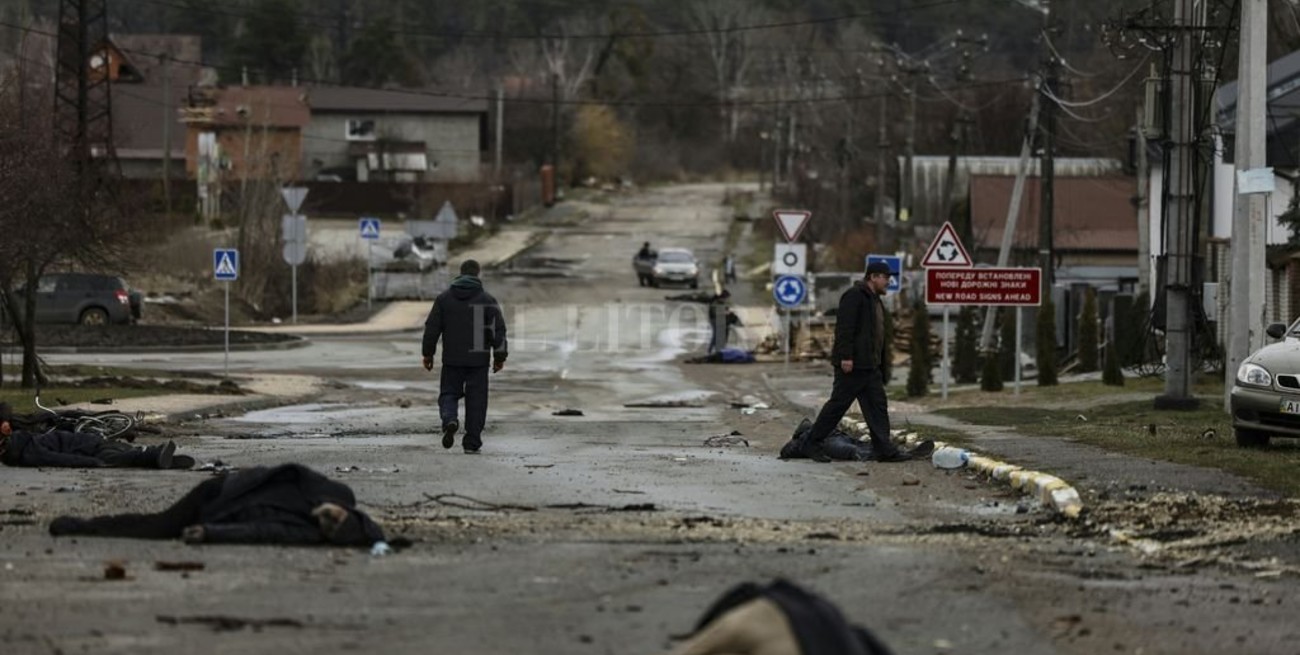 El dolor de una ucraniana, que vive en Santa Fe, por Bucha, la ciudad de crueldad y la muerte