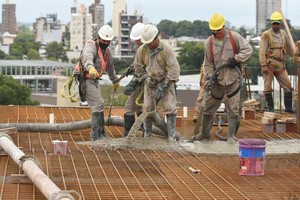 Archivo El Litoral Necesidades mutuas, entre los empresarios y los trabajadores.