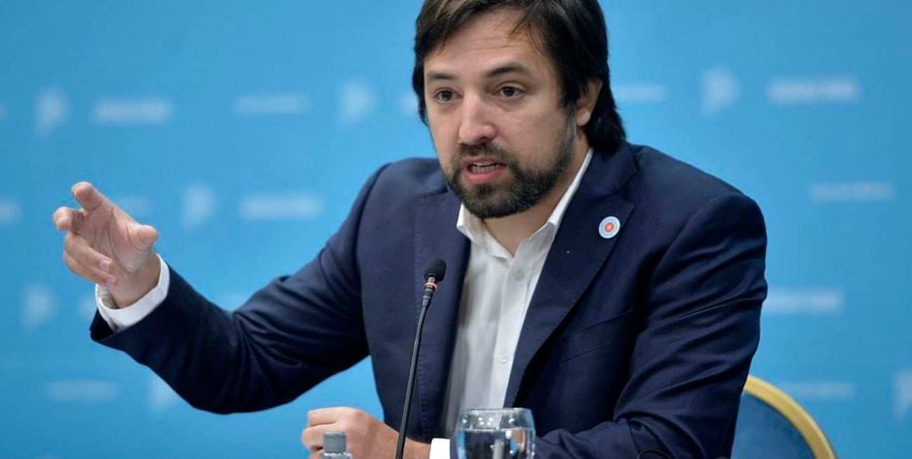 Hackearon el celular del ministro de Salud bonaerense: publicaron críticas a las vacunas en sus redes