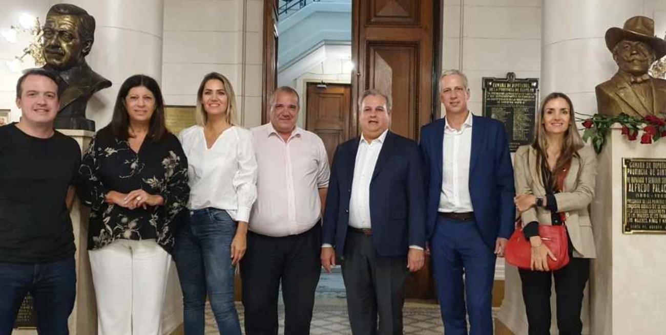 Para Losada, lo ocurrido en el Senado es "un fraude político"