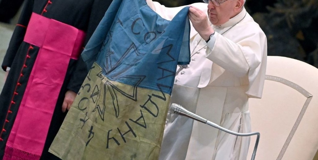 Sale a la venta "Contra la guerra", un breve libro del papa Francisco