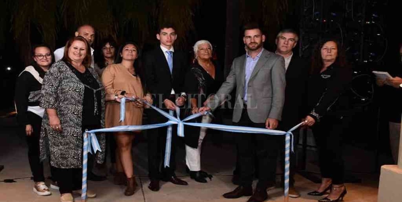 Alejandra inauguró moderna pérgola y paseo urbano