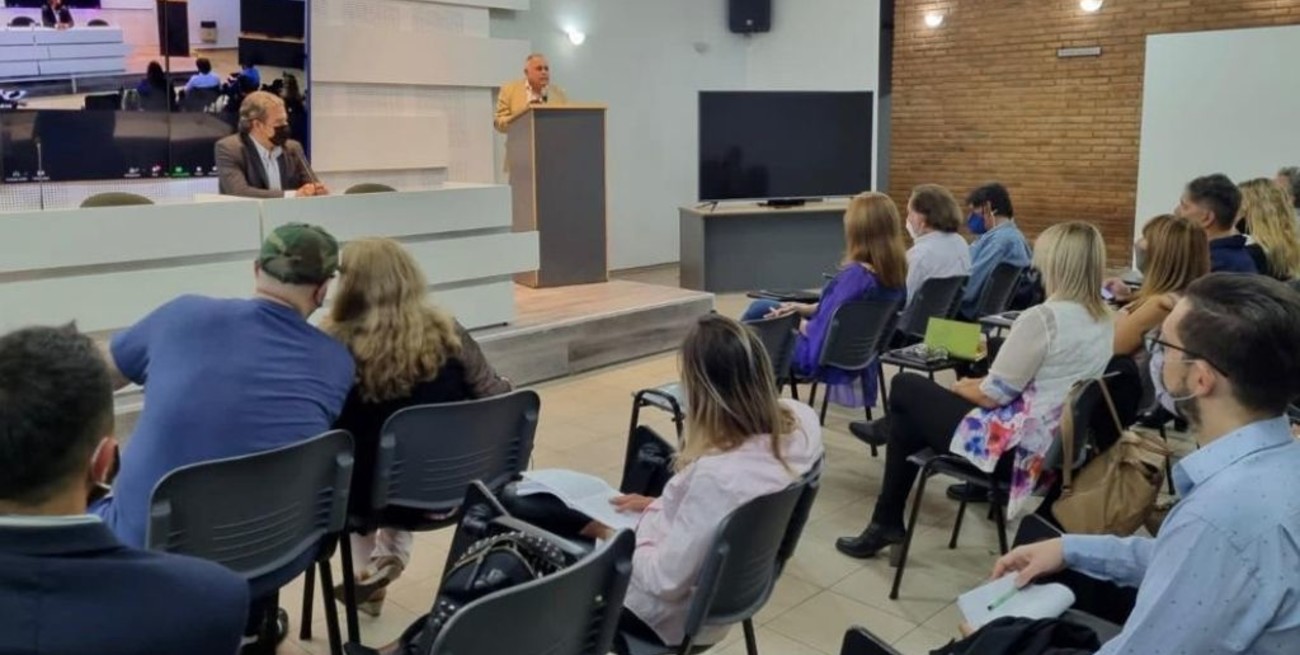 Oscar Martínez: "La educación debe estar primera en la agenda política"