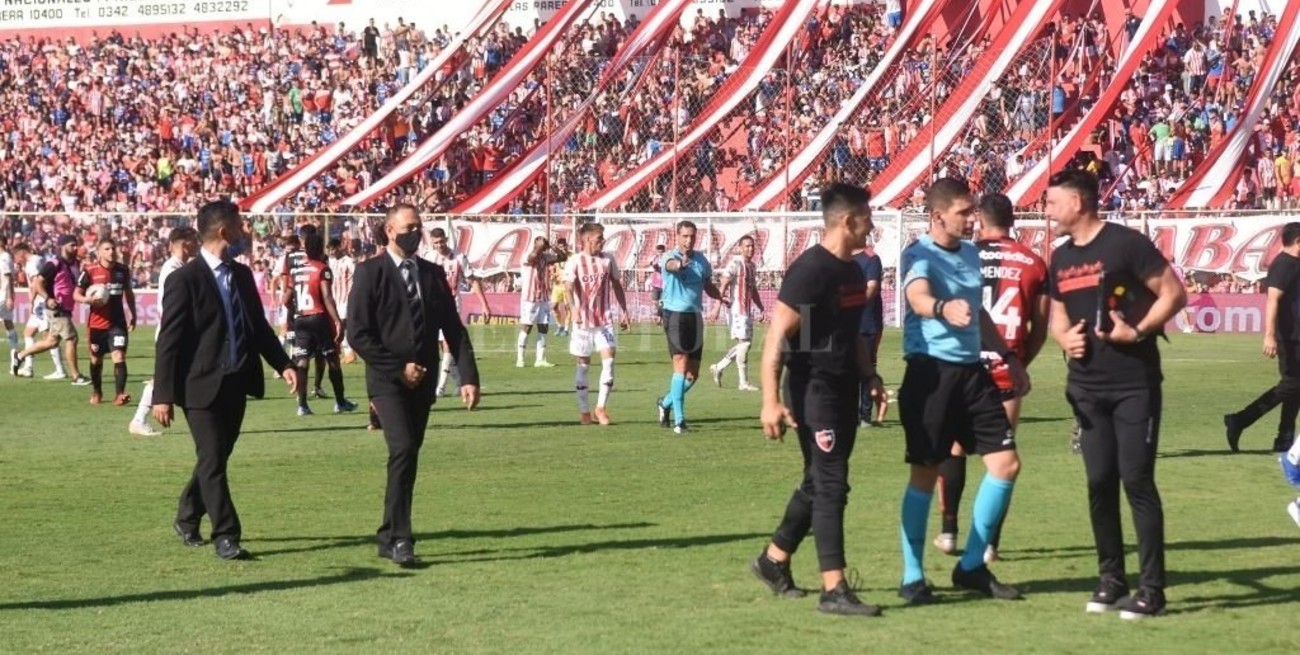 Insólito: Rapallini terminó Unión-Newell's antes de tiempo