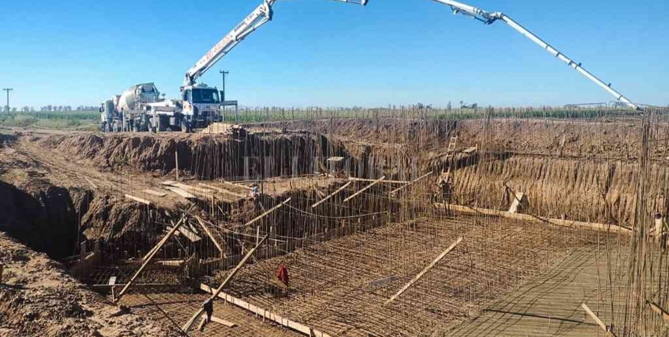 Construyen un nuevo puente sobre la Ruta Provincial N°44-S