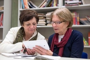 Vera lanza un taller de alfabetización digital para adultos mayores