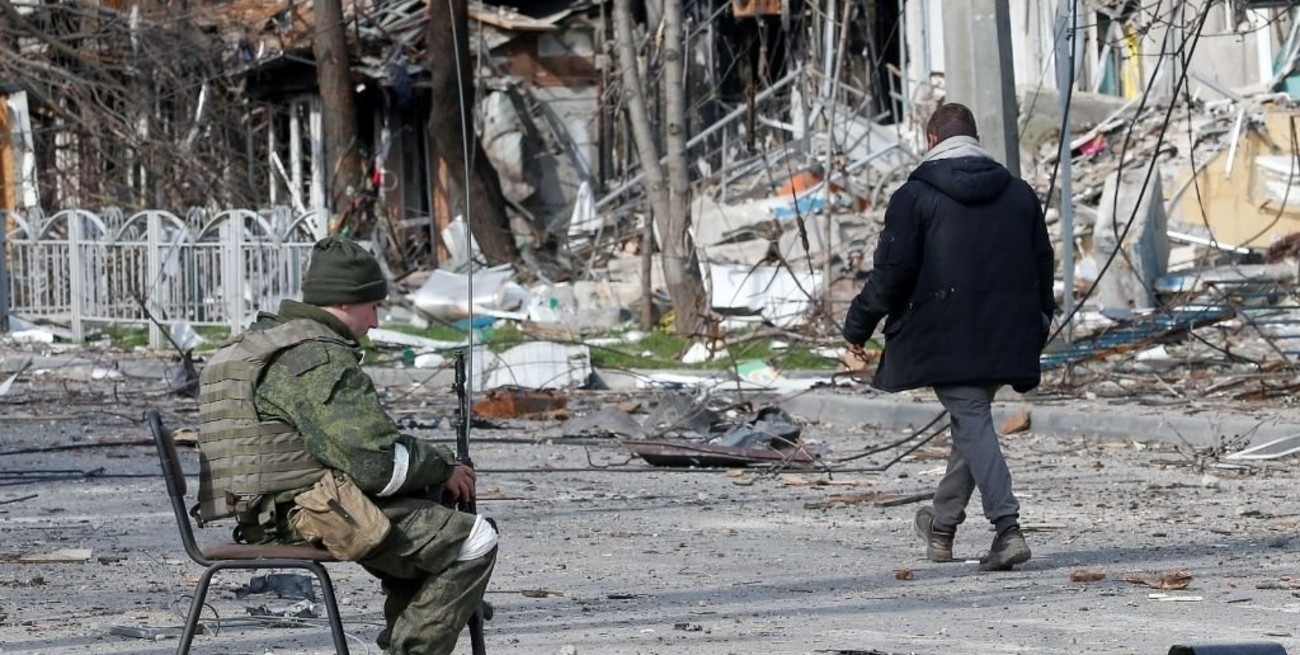 Seis muertos y ocho heridos por un bombardeo ruso en Lviv