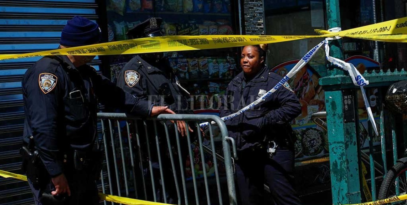 La policía de New York identificó a una "persona de interés" por los disparos en el subte