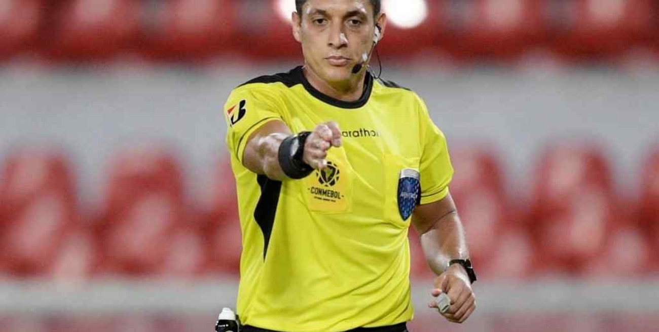 Colón tendrá una terna arbitral venezolana para enfrentar a Olimpia