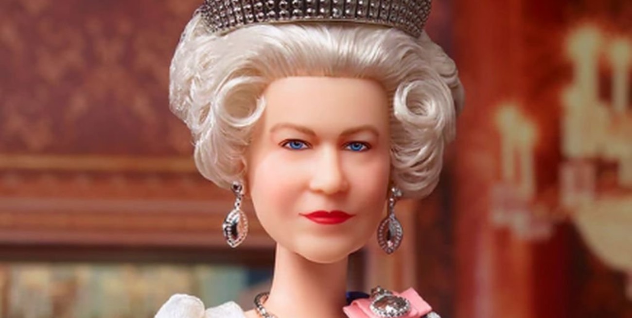Mattel homenajea a Isabel II con su propia Barbie por sus 96 cumpleaños