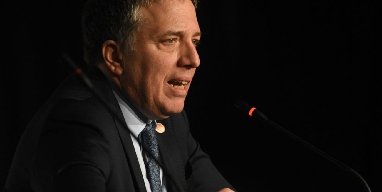 Dujovne apuntó al gobierno por emitir tres veces la deuda de Juntos por el Cambios