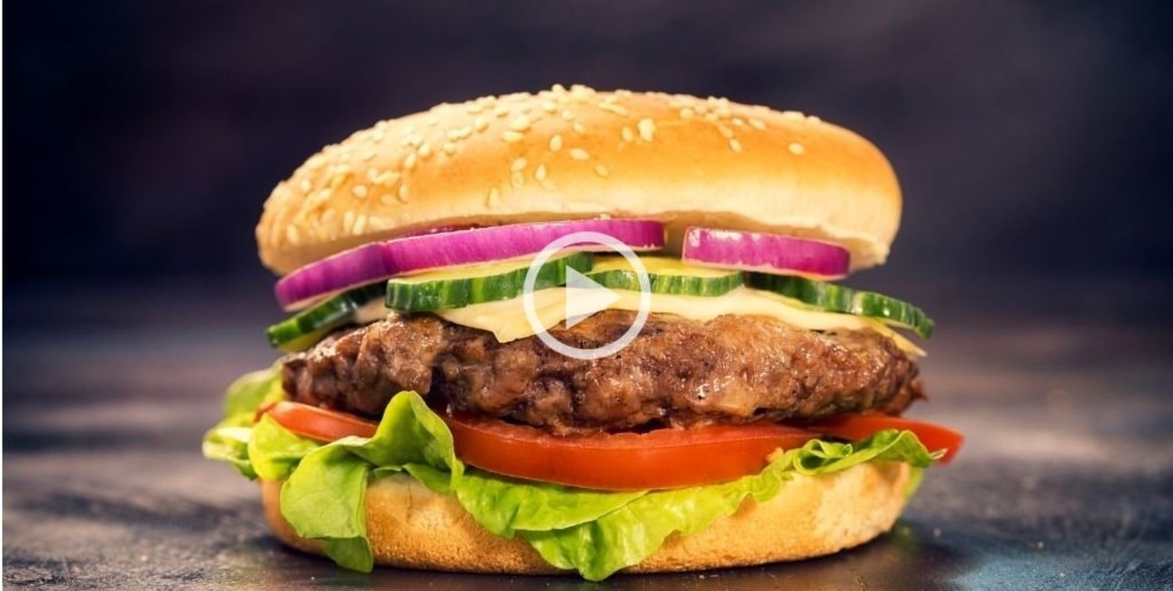 Cuánta agua se necesita para poder producir una hamburguesa