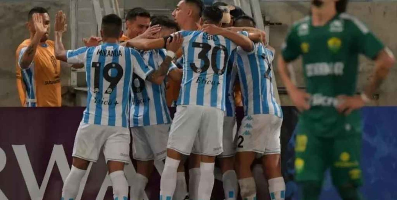 Racing arrancó perdiendo, pero superó a Cuiabá en Brasil y sigue en carrera por la clasificación 