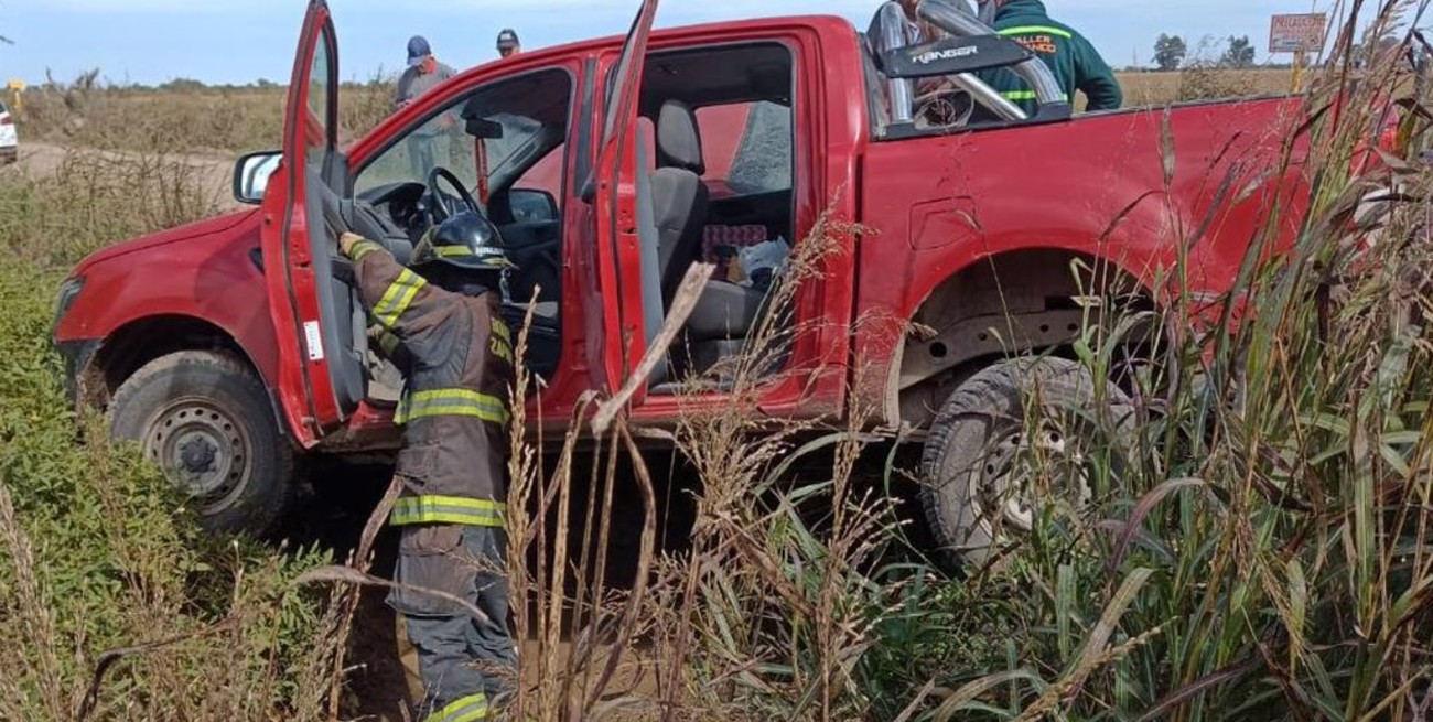 Impresionante choque y rescate en el acceso a Nuevo Lehmann