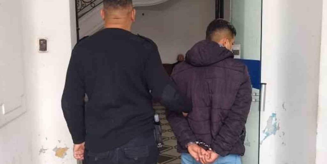 Se entregó en la comisaría 1ra. el acusado de un crimen