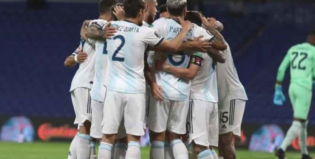 La insólita sanción de FIFA le sale a Argentina más de 10.000 dólares