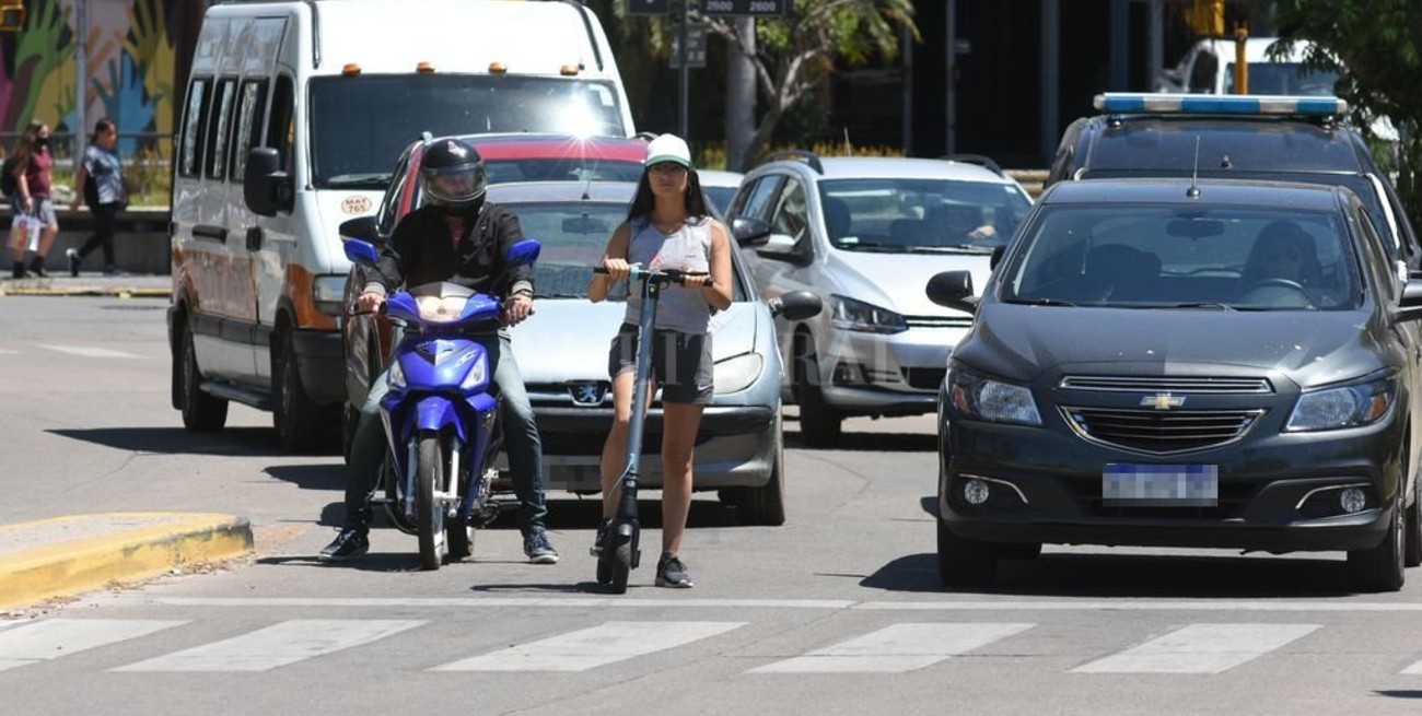 En qué viajan los santafesinos que ya no usan el colectivo