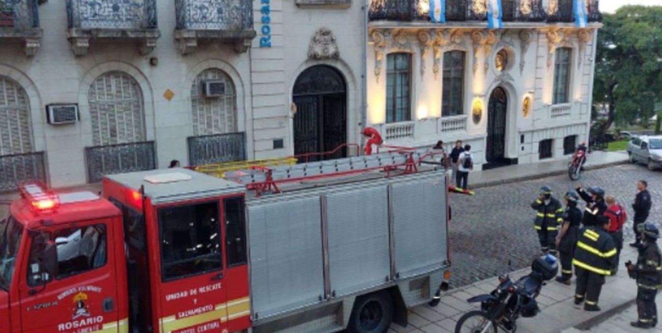 Rosario: fiscales pidieron informes a bomberos sobre el origen del fuego en Desarrollo Social