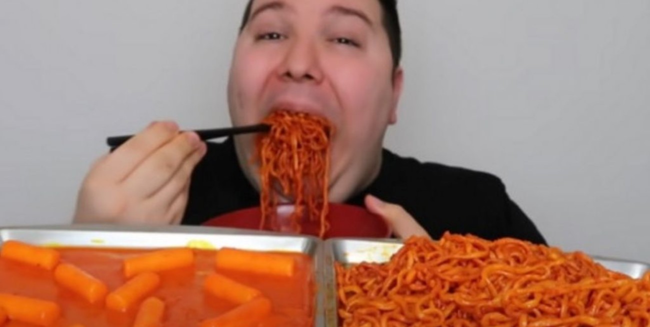 Un youtuber engordó 100 kilos comiendo compulsivamente frente a cámara