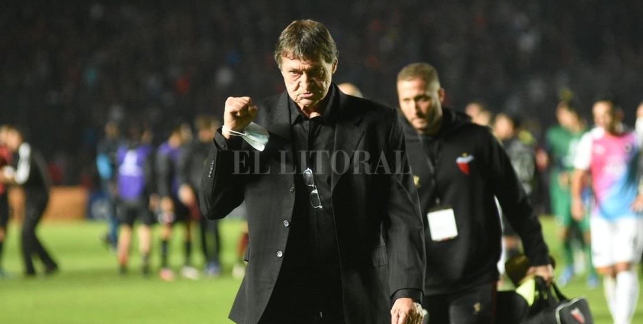Julio César Falcioni: "En todos los partidos demostramos ser superiores a los adversarios"