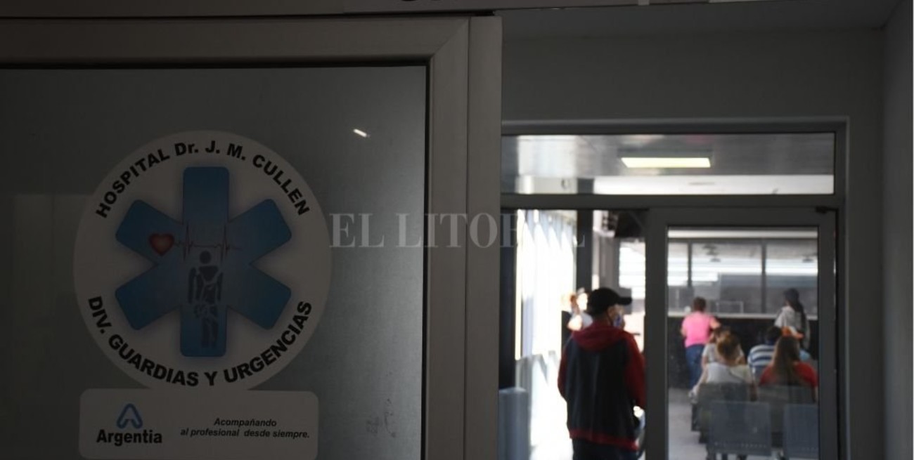 Se investiga el caso de un adolescente que llegó desnudo al hospital Cullen