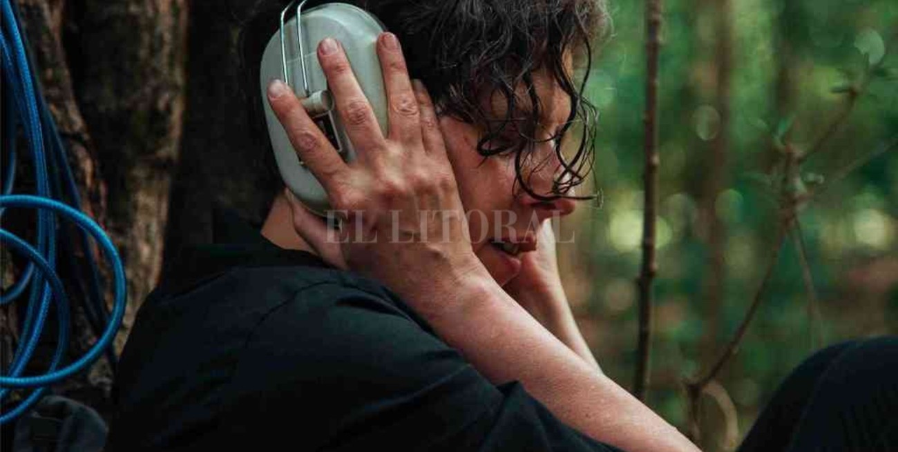 Marcia Deviaje presenta nuevo video "Calle Arbolada"