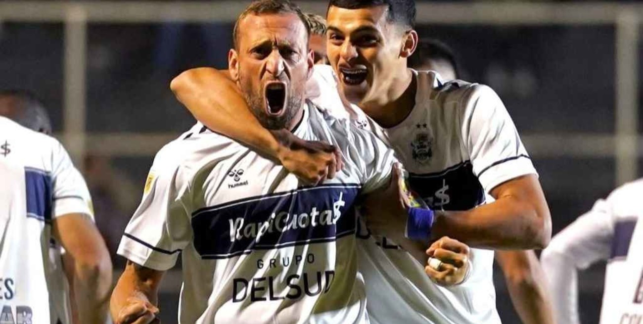 Gimnasia goleó por 6 a 0 a Patronato en Paraná y lo hundió en la tabla de promedios