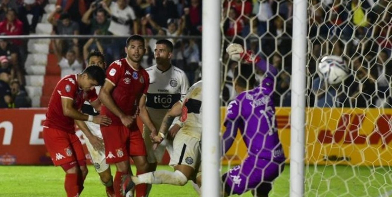 Olimpia, rival de Colón en la Libertadores, llega agrandado