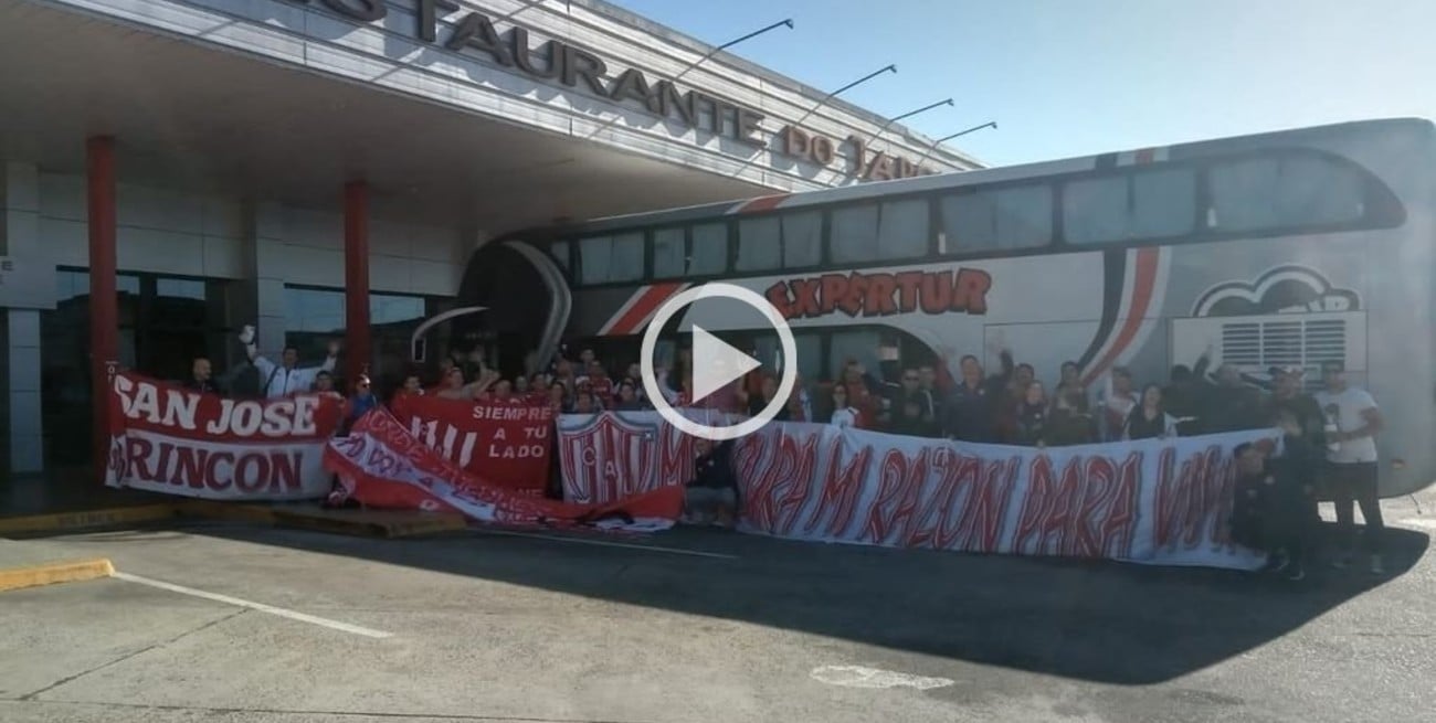 Los hinchas de Unión comienzan a teñir de rojo y blanco las rutas brasileras