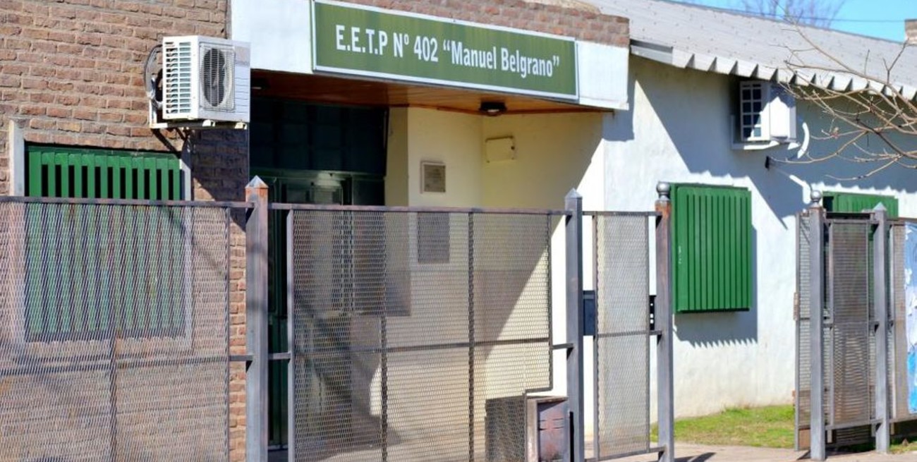 Denuncian al director de una escuela técnica venadense por "abusos" y "violencia" 