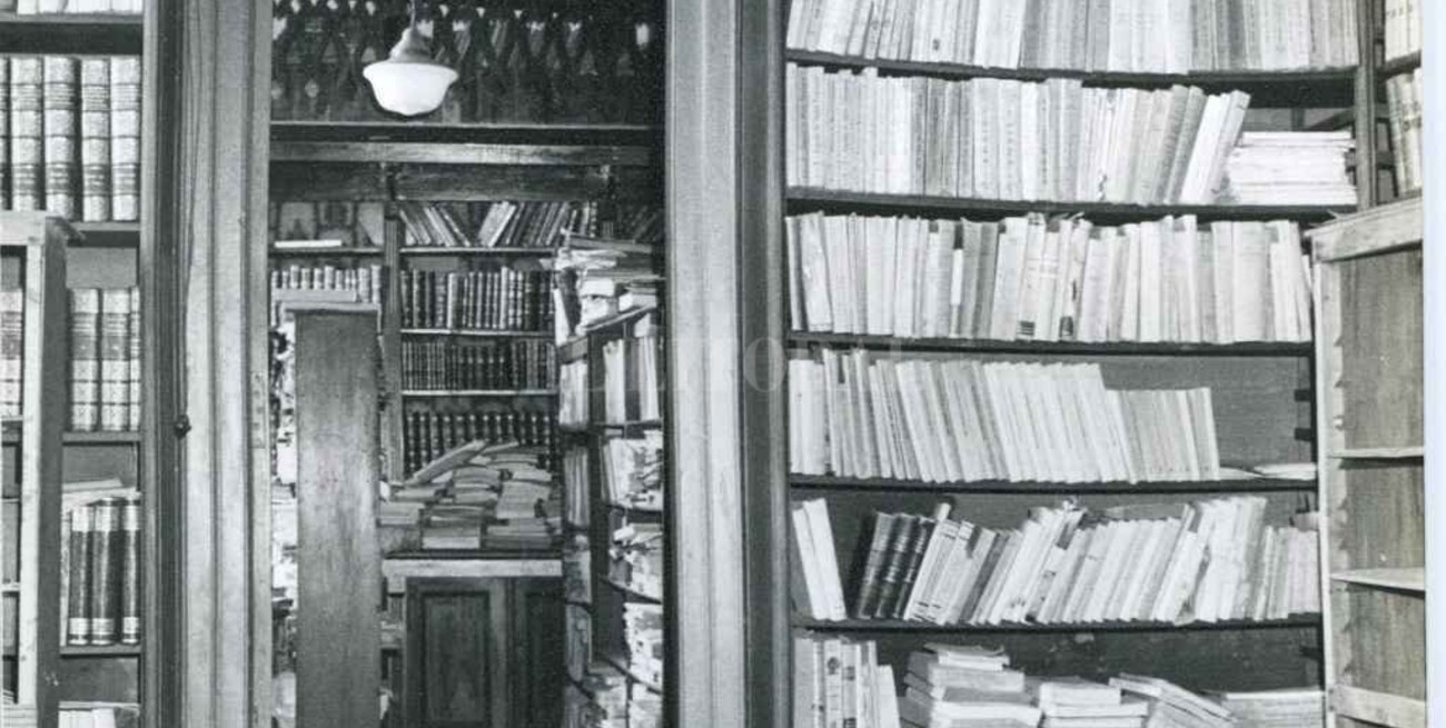 Con la marca del fuego y la tinta