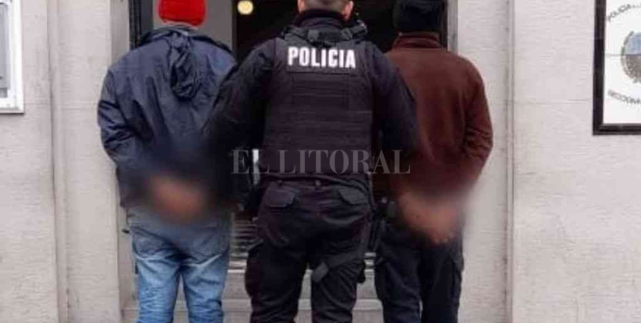 Robaron la batería de un autor y fueron detenidos