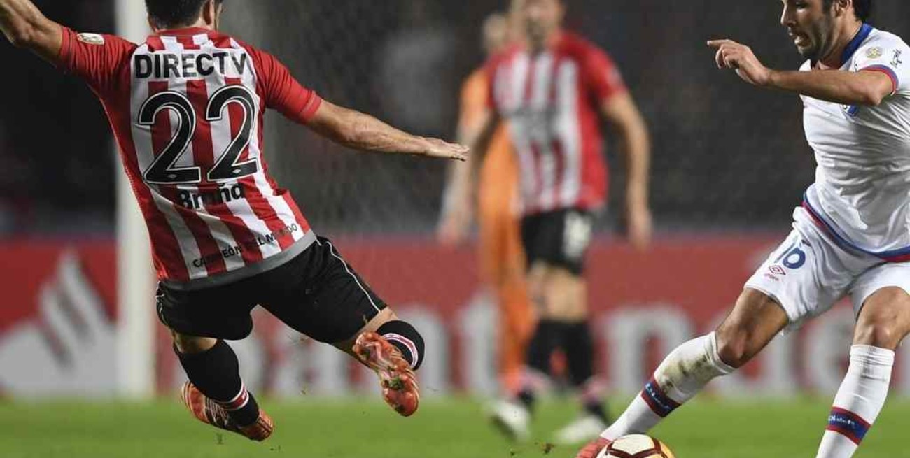 Estudiantes recibe a Nacional con el objetivo de asegurar su pase a octavos