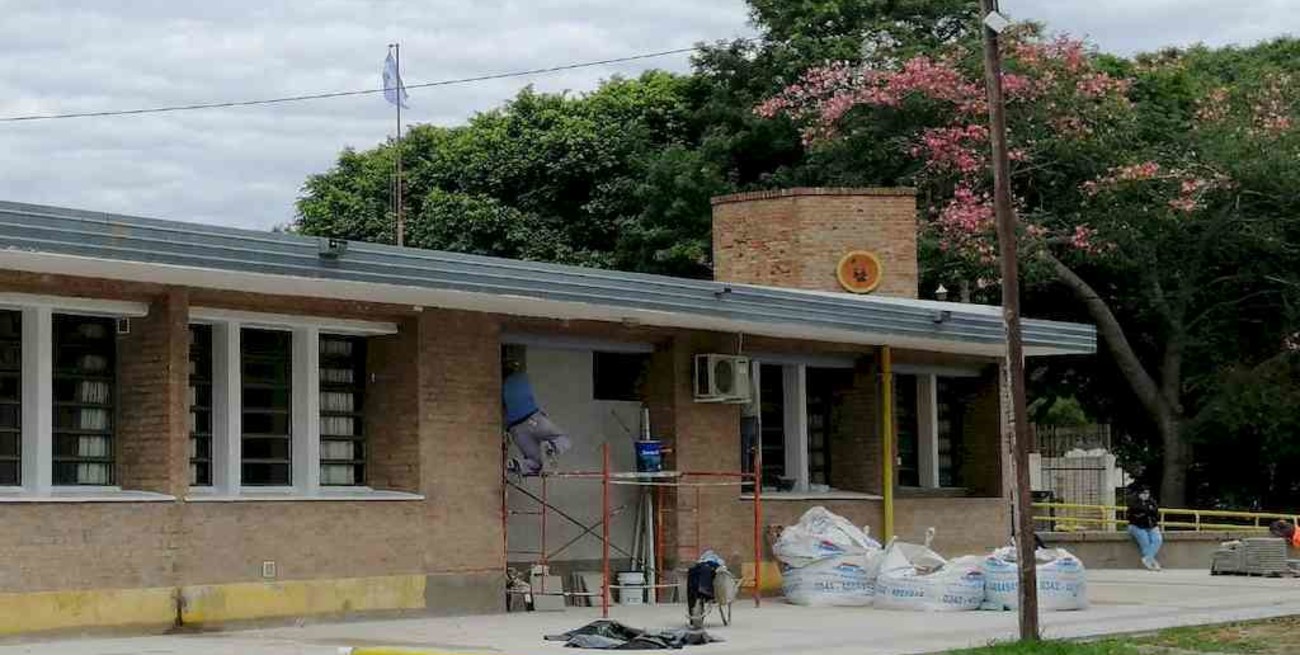 Jatón recorrió las obras en la escuela "Dr. Edgardo Manzitti"