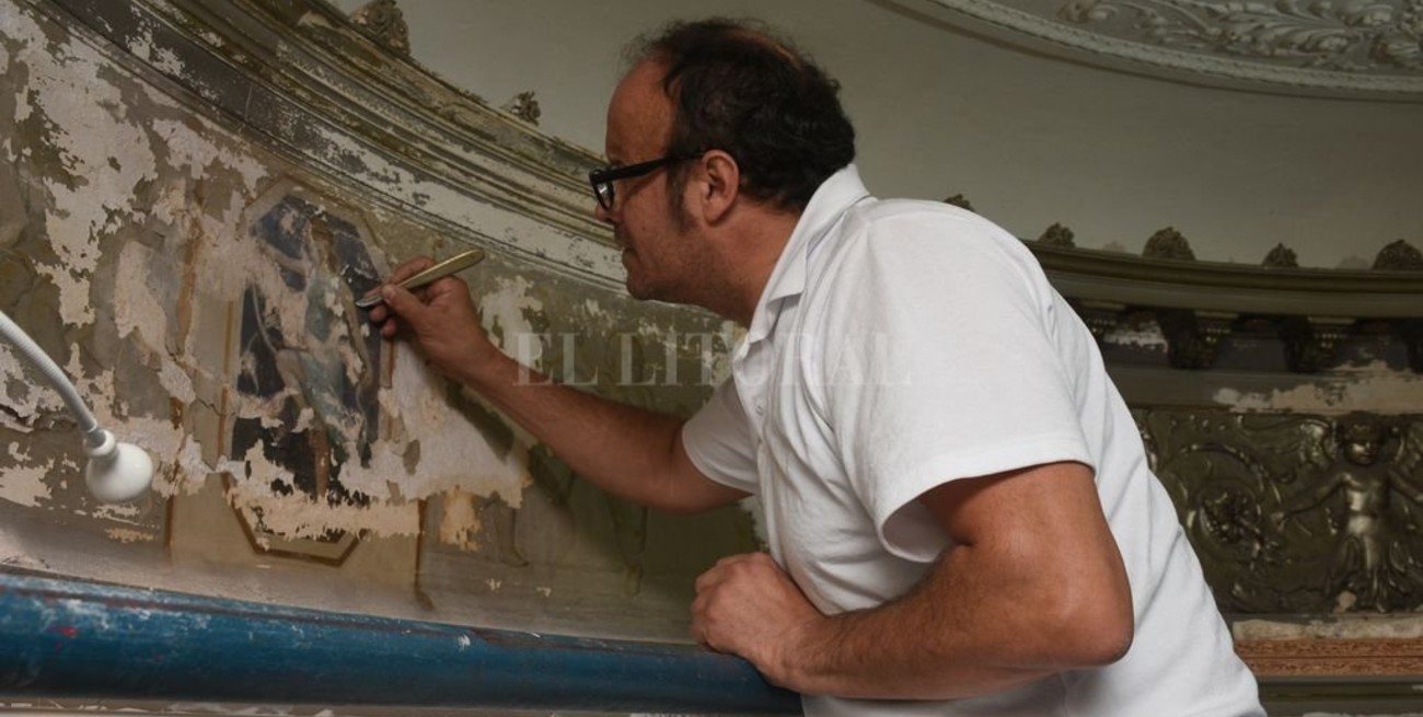 Recuperan una obra centenaria que el artista Marinaro pintó en un caserón histórico de Santa Fe