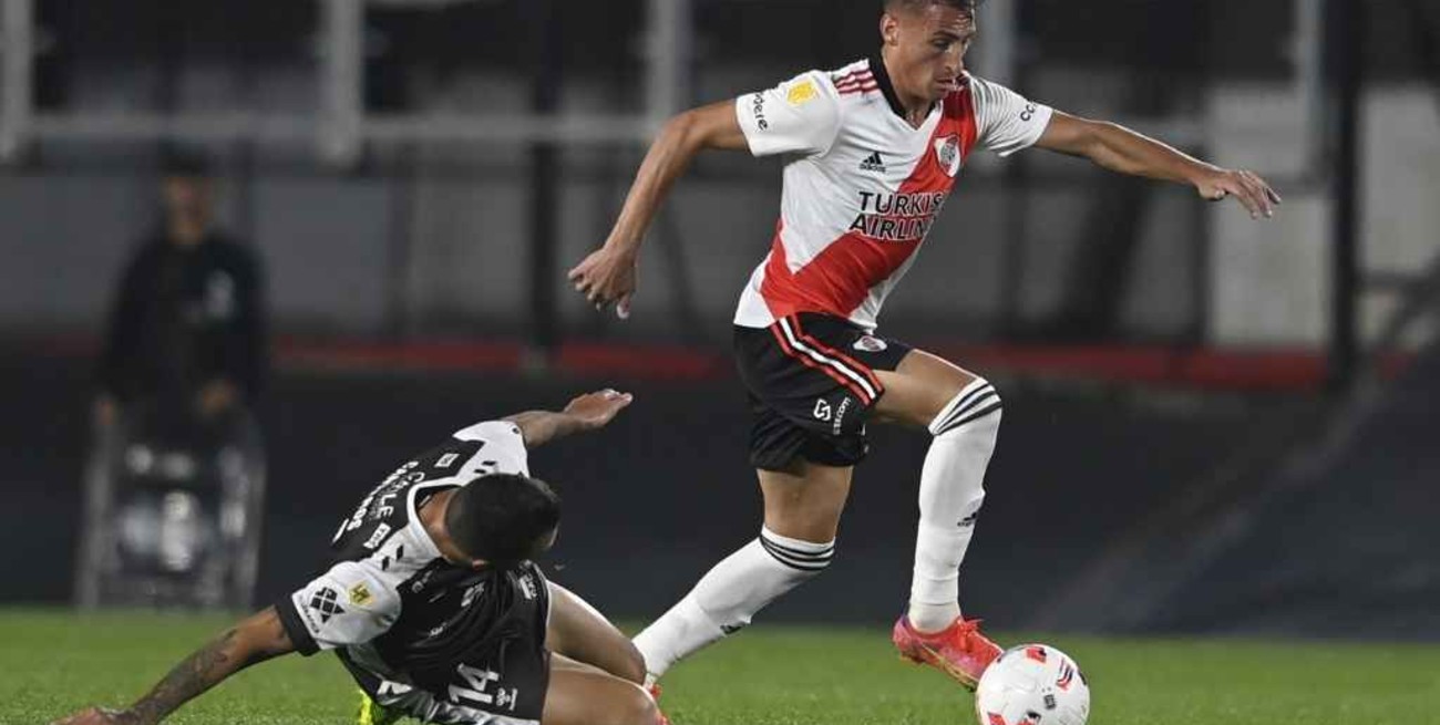 Con un polémico penal, River ganó ante Platense en la última fecha del grupo 1