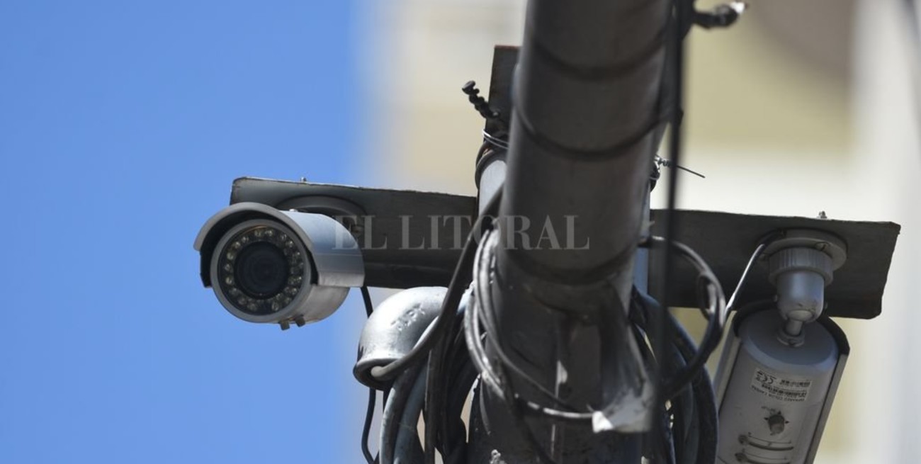 Línea directa: "Peligro por pozo que dejó Assa", "Varios reclamos en Santo Tomé" y otros mensajes