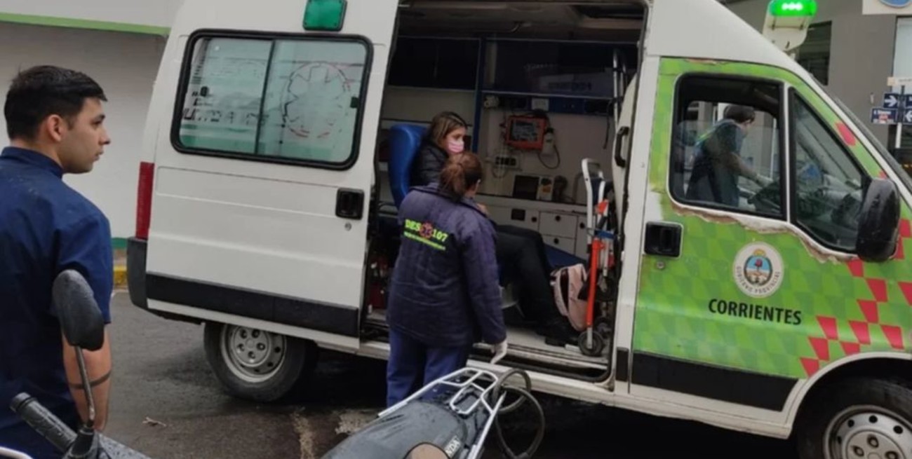 Corrientes: se desmayó y se cayó de la moto en marcha en pleno centro