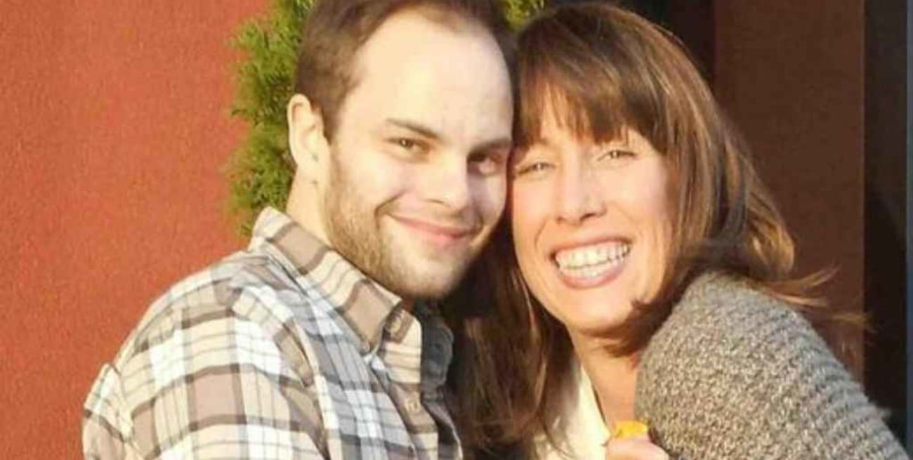 Se enamoró de su madre biológica tras reencontrarse luego de tres décadas