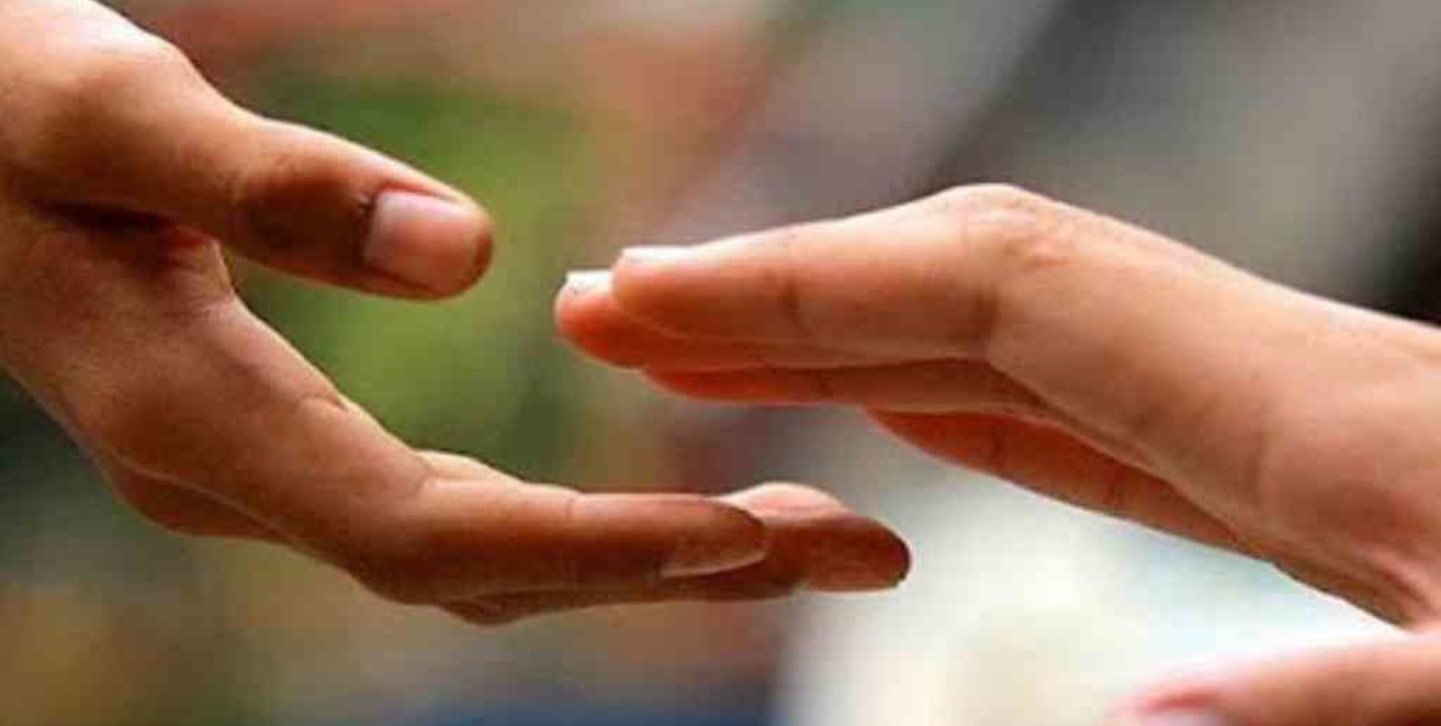 Fallo inédito: una adolescente tendrá dos papás y una mamá