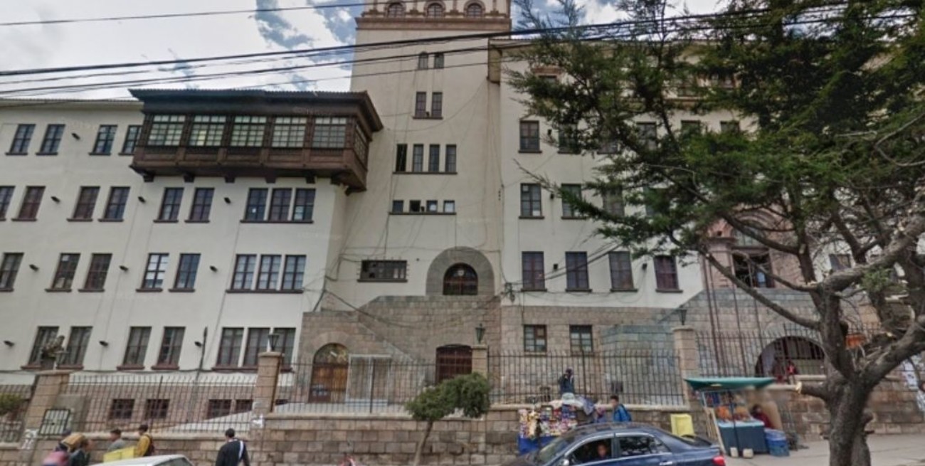 Video: una avalancha humana en una universidad de Bolivia deja cuatro muertos