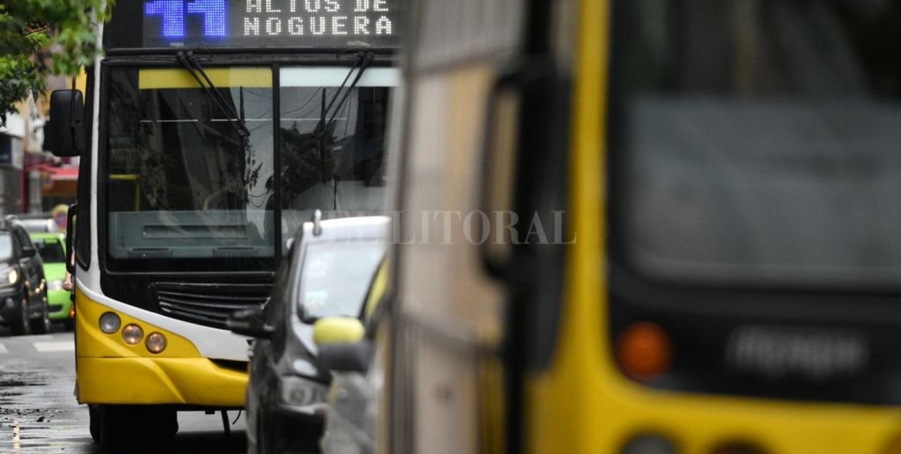 Colectivos: dictarían conciliación obligatoria y no habría paro de choferes por 72 horas